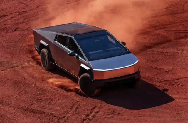 Cyberbeast'in yeni fiyat etiketli fotoğrafı