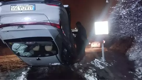 Samsun Ladik'ta Araç Devrildi, 4 Kişi Hastaneye Kaldırıldı