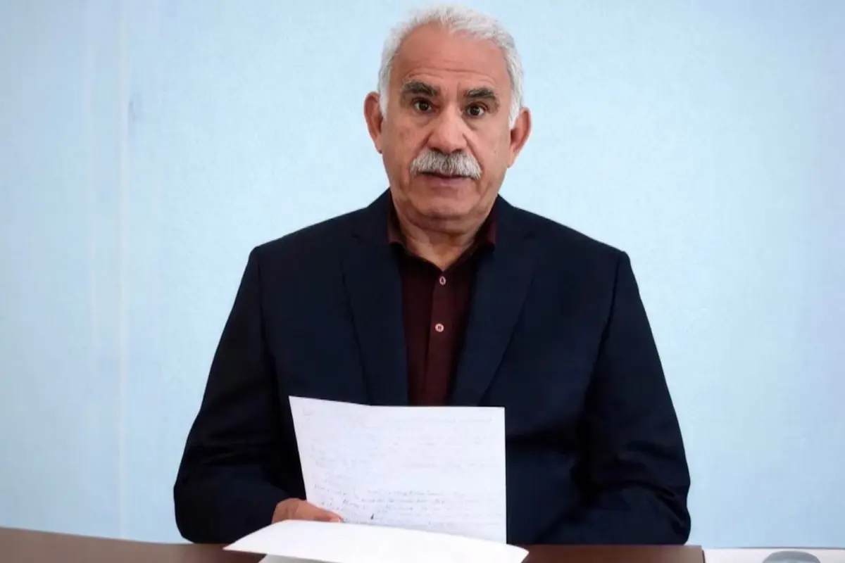 DEM Partisi'nden Öcalan'ın Güncel Görünümü: 2025 Barış Çağrısı'na Dair Yeni Fotoğraf
