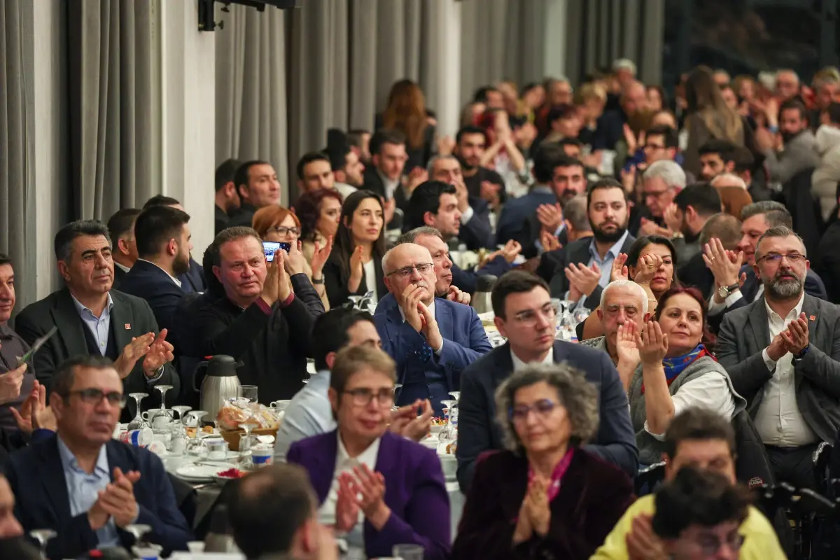 Özgür Özel'den Ramazan’da Birlik Mesajı: Umutla Geleceğe Yürüyoruz