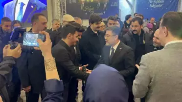 Bakan Yumaklı, Eskişehir İftar Programında Gençlerle İlahi Söyledi