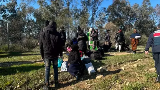 Germencik'te Jandarma 30 Kaçak Göçmeni Yakaladı