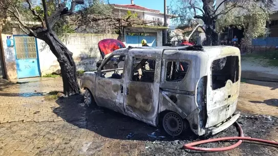 Nazilli'de Park Halindeki İki Araçta Çıkan Yangın Kontrol Altına Alındı