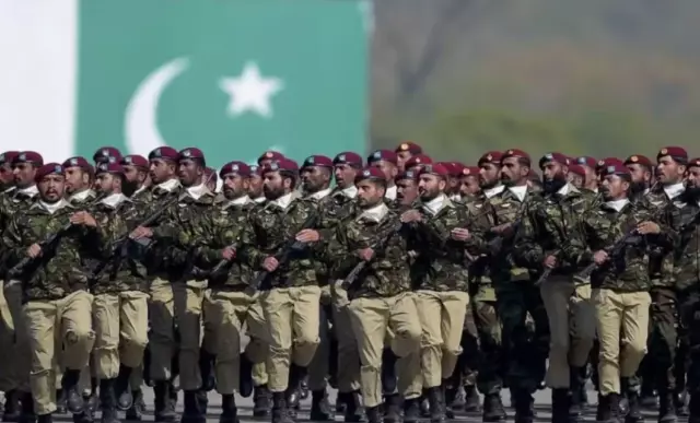 Taliban savaşçıları