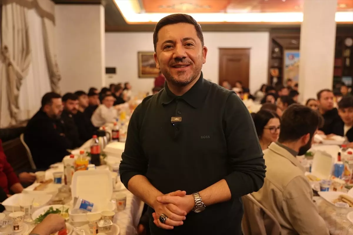 Nevşehir’de Sahur Buluşması: Belediye Başkanı Rasim Arı, 250 Öğrenciyi Misafir Etti