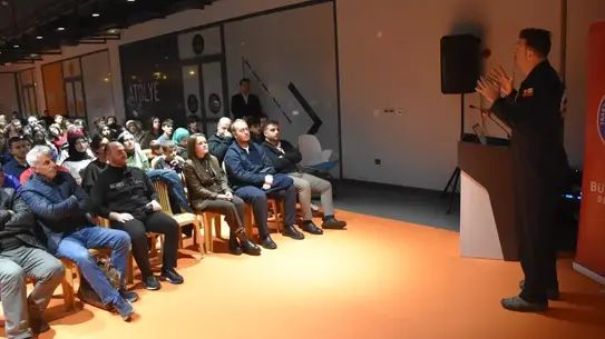 Murat Özpala, Trabzon’da Gençlerle Deneysel Uçuş Tutkusunu Paylaştı