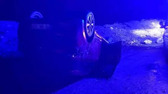 Kurtalan’da Trafik Kazası: Otomobil Devrildi, Sürücü Hastaneye Alındı