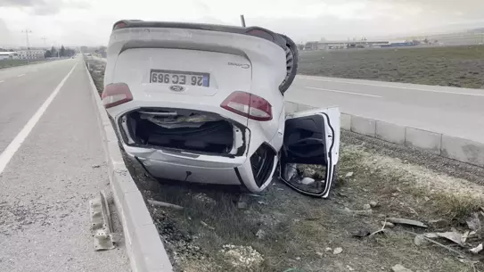 Eskişehir'de Kontrolsüz Otomobil Kazası: 5 Yaralı ve Trafik Kaosu