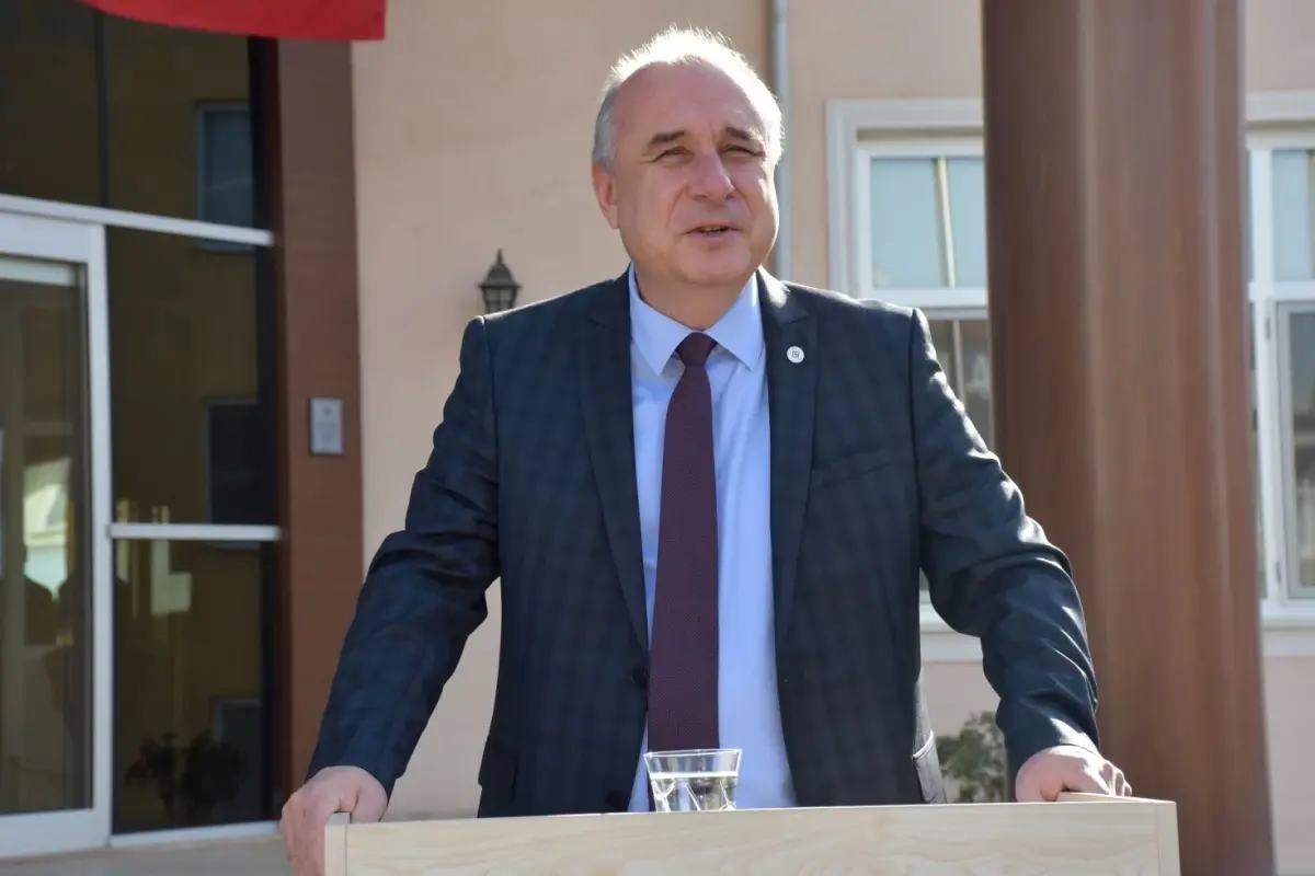 Şafak Başa görevine iade edildi