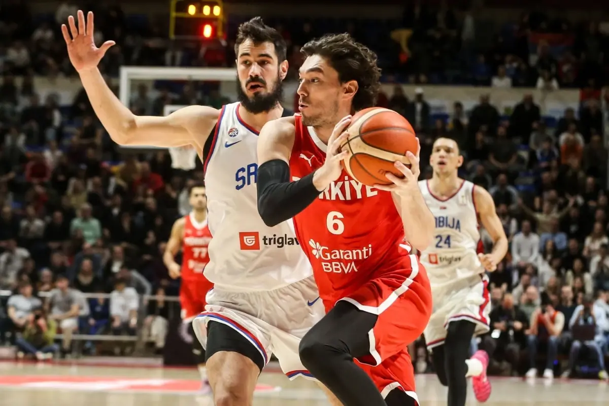 Türkiye basketbol takımı Sırbistan deplasmanından zaferle dönüyor