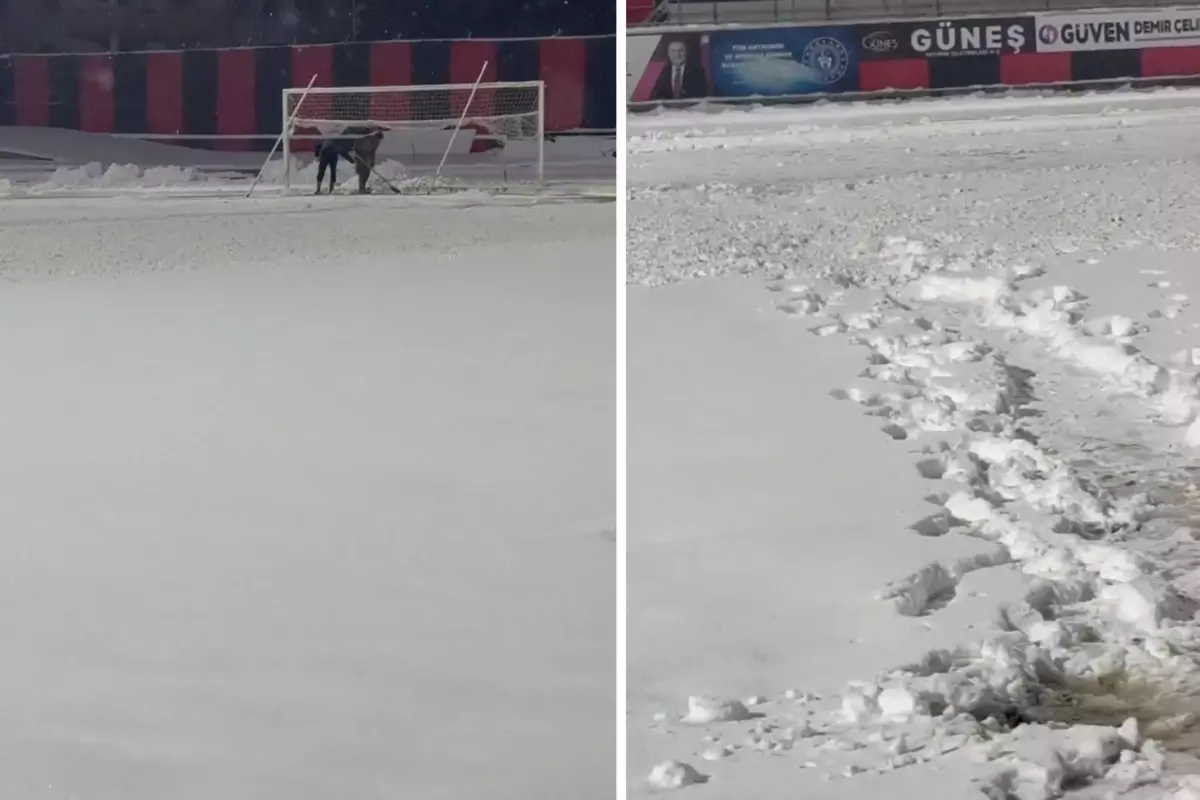 Van Şehir Stadyumu'nda karla kaplı saha