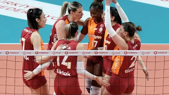 Galatasaray, Beşiktaş'ı Altın Sette 3-2 Mağlup Etti