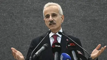 Ulaşım ve Altyapı Bakanı Uraloğlu, İftarda Haberleşme Sektörü Temsilcileriyle Görüşerek 750 Bin km Fiber Hedefini Açıkladı