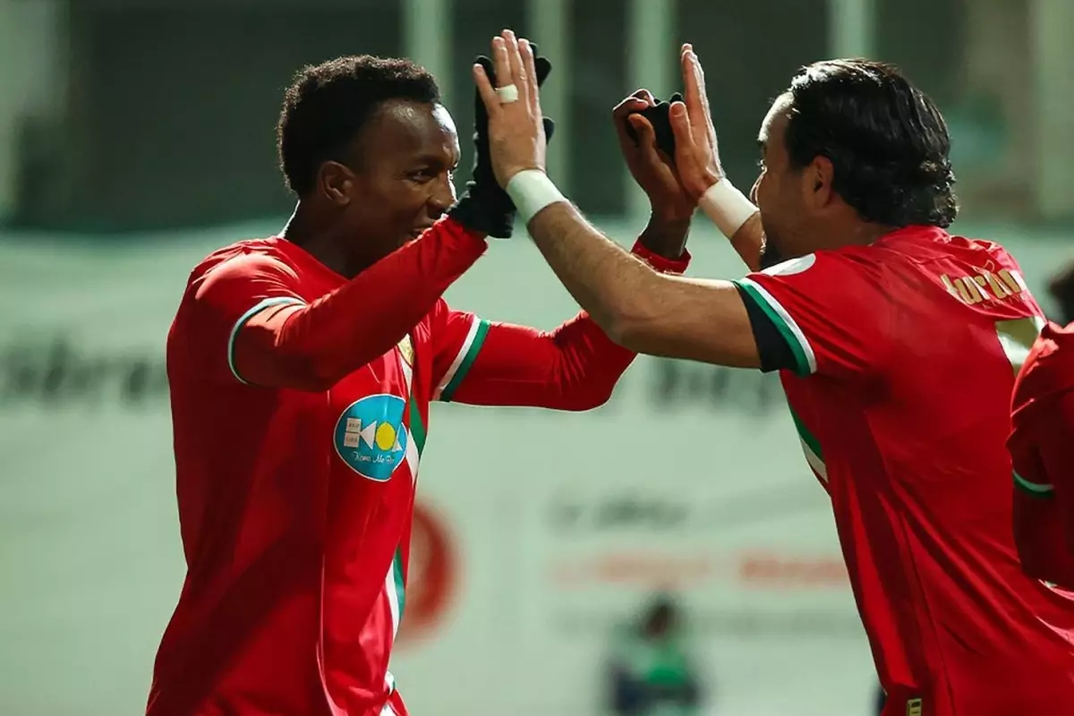 Amedspor 2-2 Berabere: Puanı 55’e Çıktı, Liderlerle Arası Açıldı