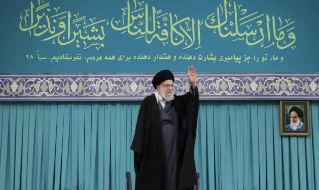 İran'ın dini liderleriyle toplantı