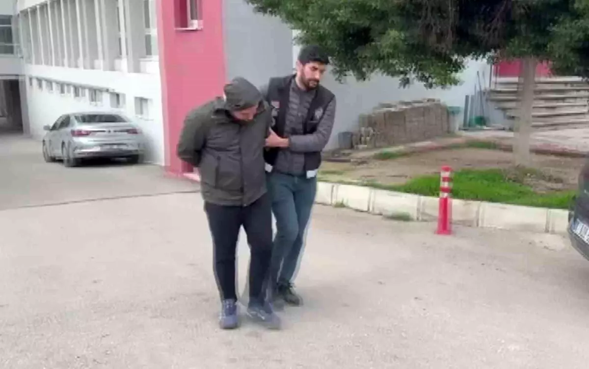 Adana’da 4.6 Milyon Sigara Kaçaklığı Tespit Edildi: Sürücü Tutuklandı