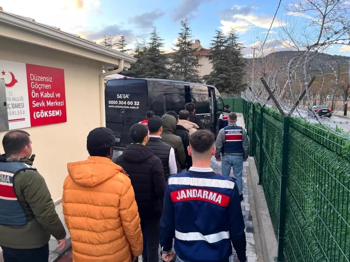 İsparta’da Şubat Ayı Düzensiz Göç Operasyonu: 60 Yabancı Vatandaş Yakalandı