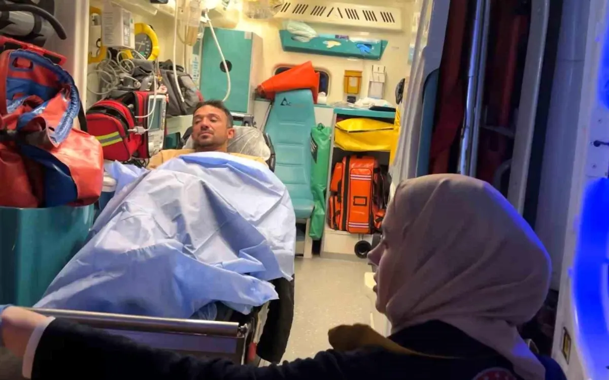 Aksaray'da Maskeli Saldırgan Bıçakla Bir Kişiyi Ağır Yaraladı