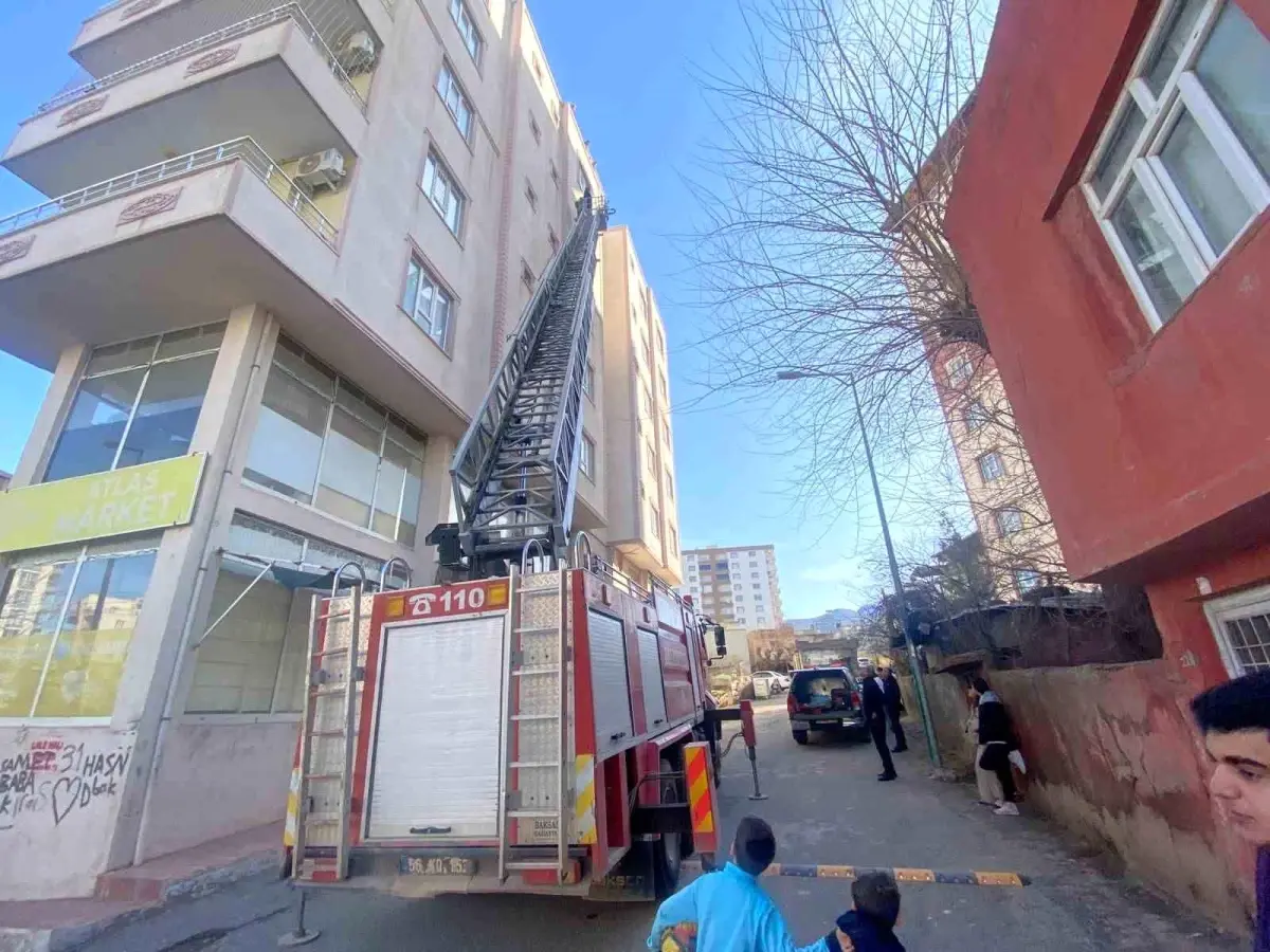 Kurtalan’da Evde Unutulan Yemek Dumanı Mahalleyi Korkuttu