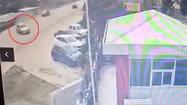 Kırıkkale'de Kontrolsüz Araç Çarpması: Sürücü Hastaneye Sevk Edildi