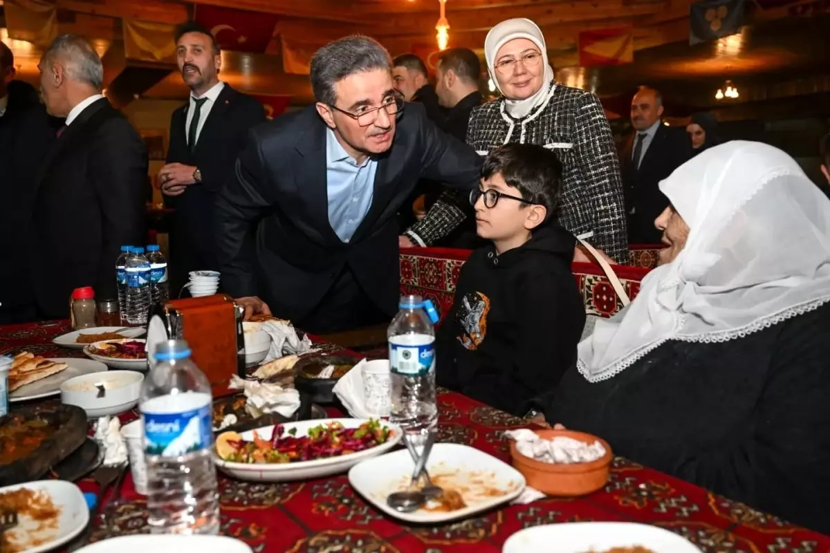 Erzurum Valisi Aydın Baruş, Şehit Aileleriyle Ramazan Sofrasında Buluştu