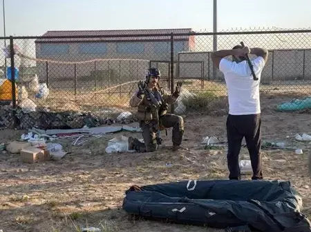 Düşen F‑15E uçağının enkazı