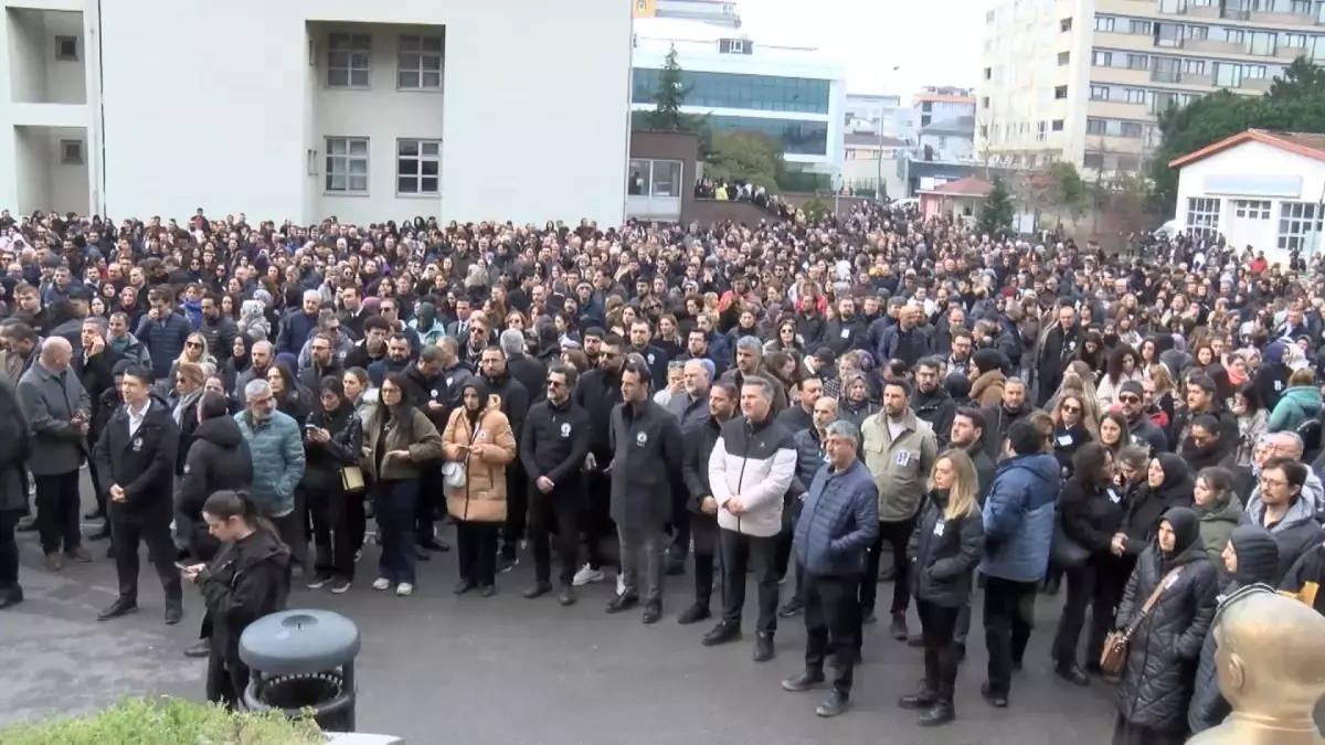 Çekmeköy'de Öğretmen Şehit, Öğrenciler Törenle Anılarını Paylaştı