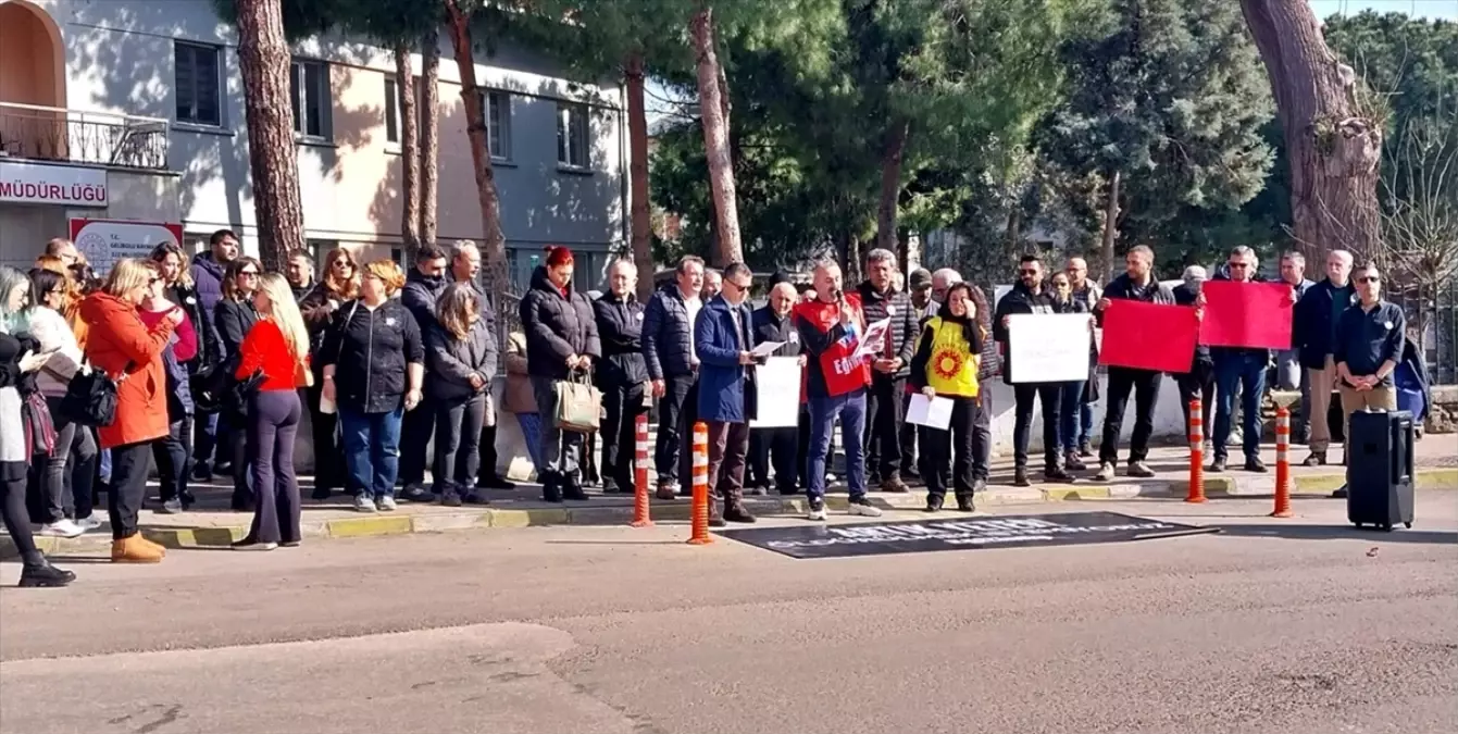 Gelibolu’da Öğretmenler Fatma Nur Çelik’in Ölümünü Protesto Etti