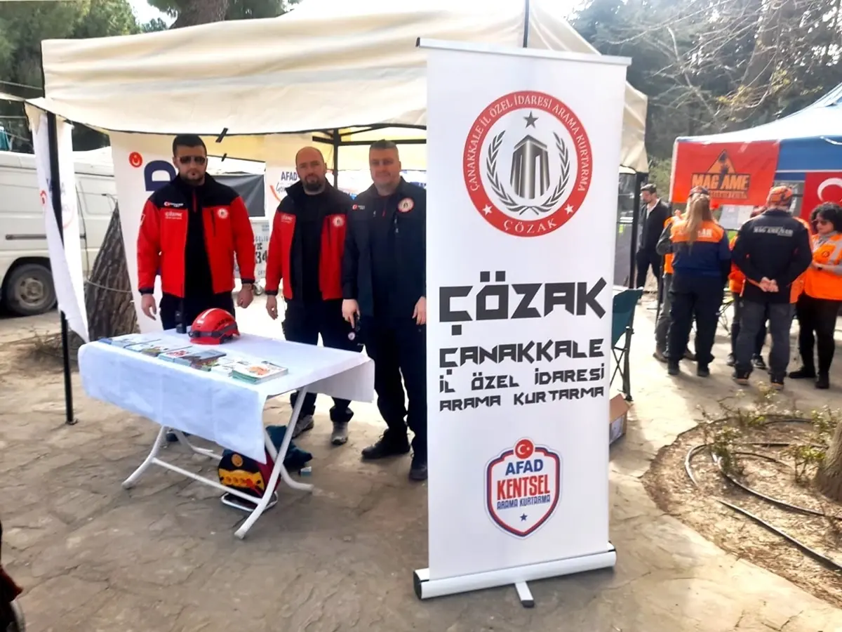 Gelibolu’da Afet Gönüllüleri Standı