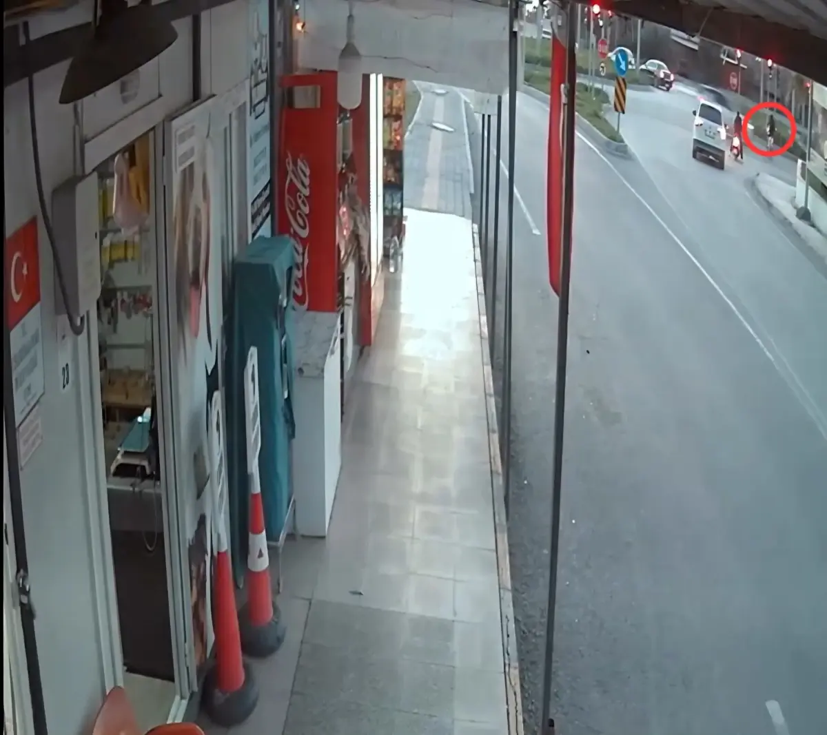 İskenderun’da Kırmızı Işık İhlali Sonucu Çarpışma: 2 Yaralı