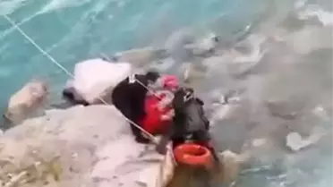 Adana Seyhan Nehri’nde Kayıkla Gezinen İki Kişi Kurtarıldı