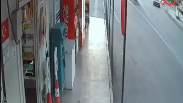 İskenderun’da Kırmızı Işık İhlali Sonucu Çarpışma: 2 Yaralı