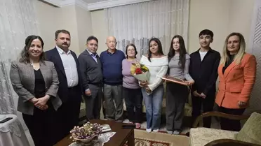 Marmaris’te Lise Öğrencileri Gazileri Ziyaret Ederek Anılarını Dinledi