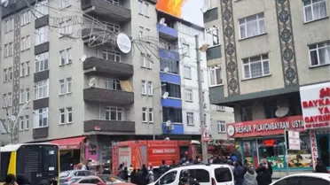 Sultangazi'de Çatı Katı Yangını: 2 Kişi Dumandan Etkilendi