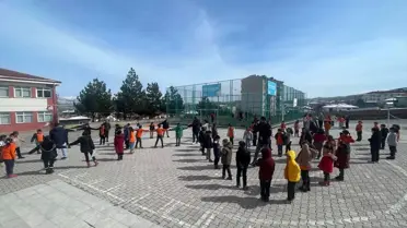 Tokat Yeşilyurt’ta Okullarda Gerçekleştirilen Deprem Tatbikatı Öğrencileri Hazırlıyor