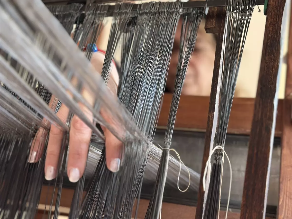 Antalya’da 800 yıllık Selçuklu ipek kumaşları