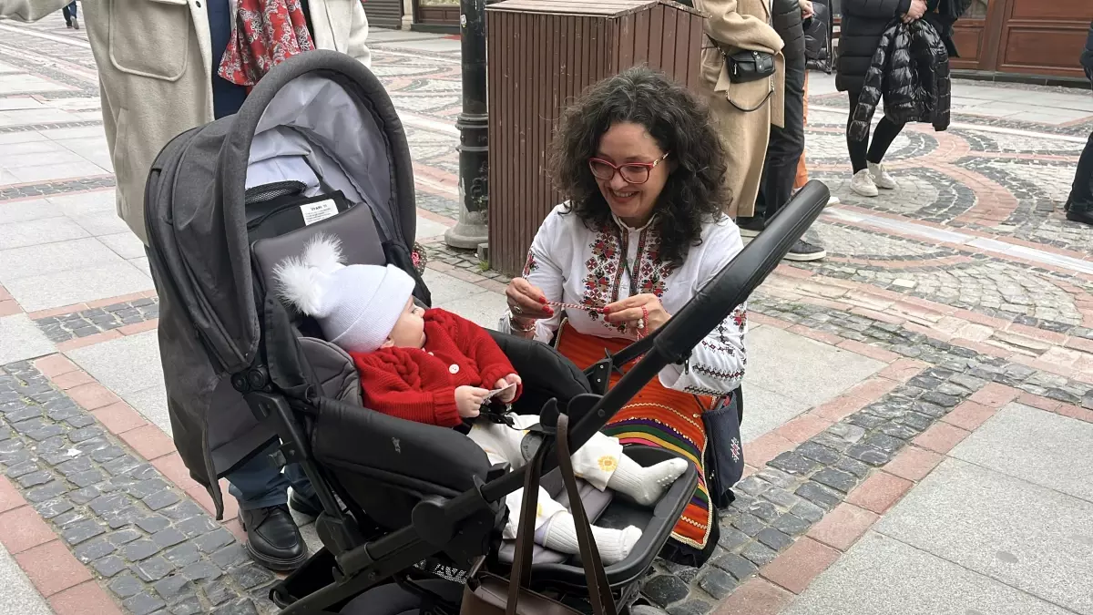 Edirne'de Baba Marta Şenliği Renkli Marteniçka Bileklikleriyle Coştu