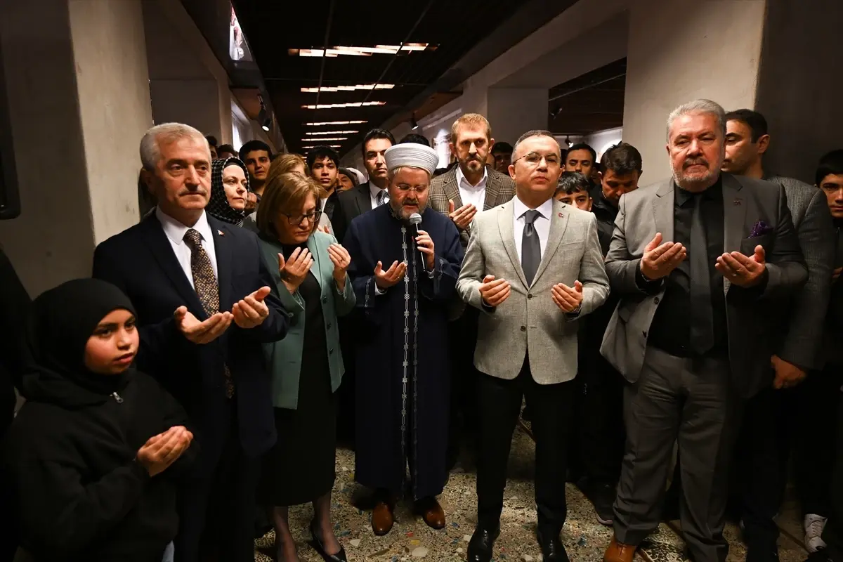 Ramazan Coşkusunda Gaziantep’te Mukaddes Emanetler Sergisi Açıldı