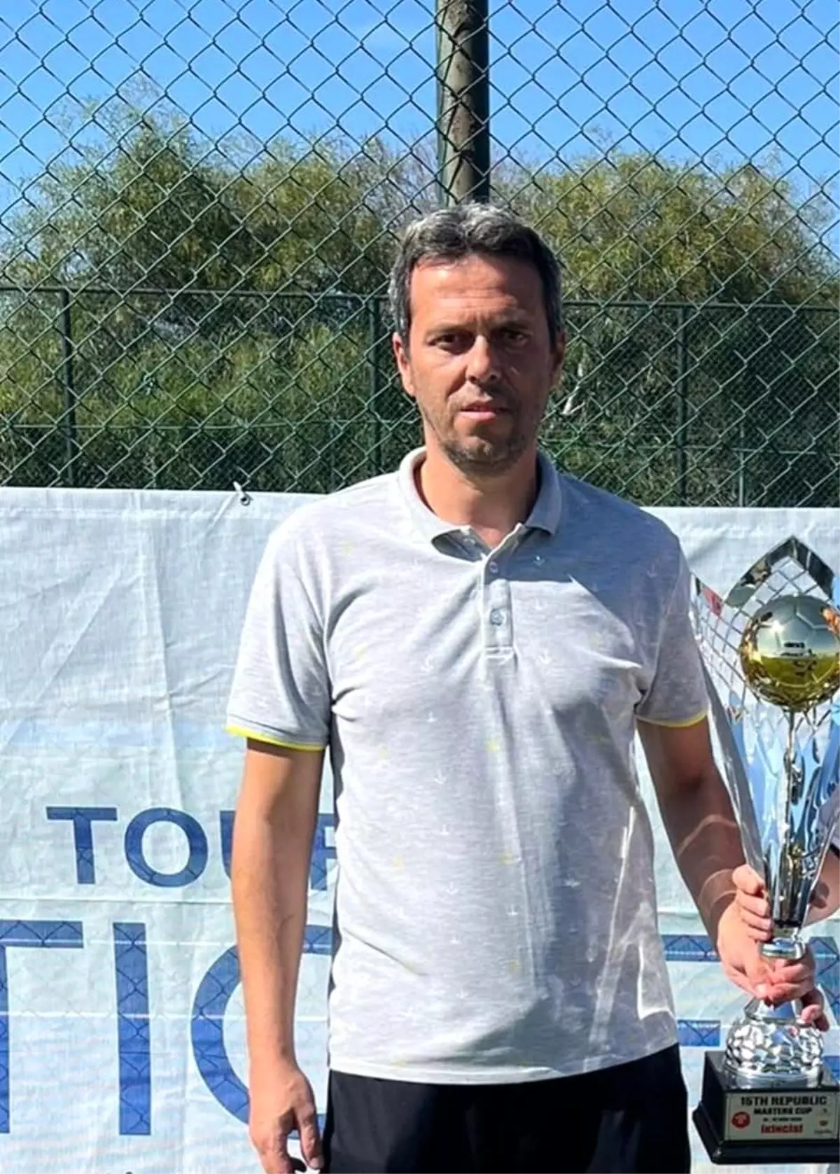 Bursa halı sahada kalp krizi geçiren Hakan Erken