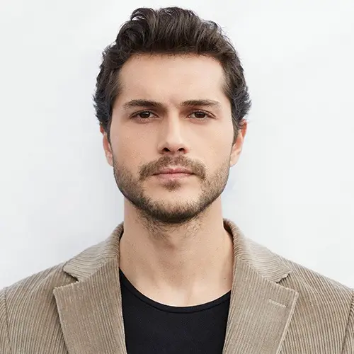 Dizinin setinden bir kare