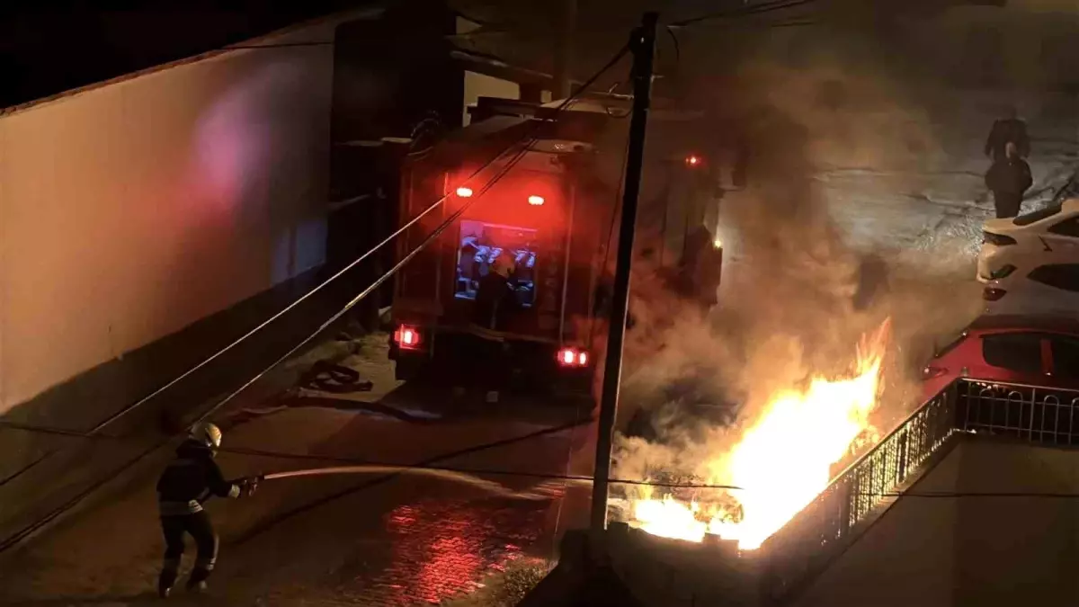 Konya’nın Kulu İlçesinde Park Halindeki Araçta Çıkan Yangın Kontrol Altına Alındı