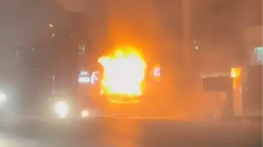 İzmit'te Seyir Halindeki Araç Aniden Alev Aldı, İtfaiye Hızla Müdahale Etti