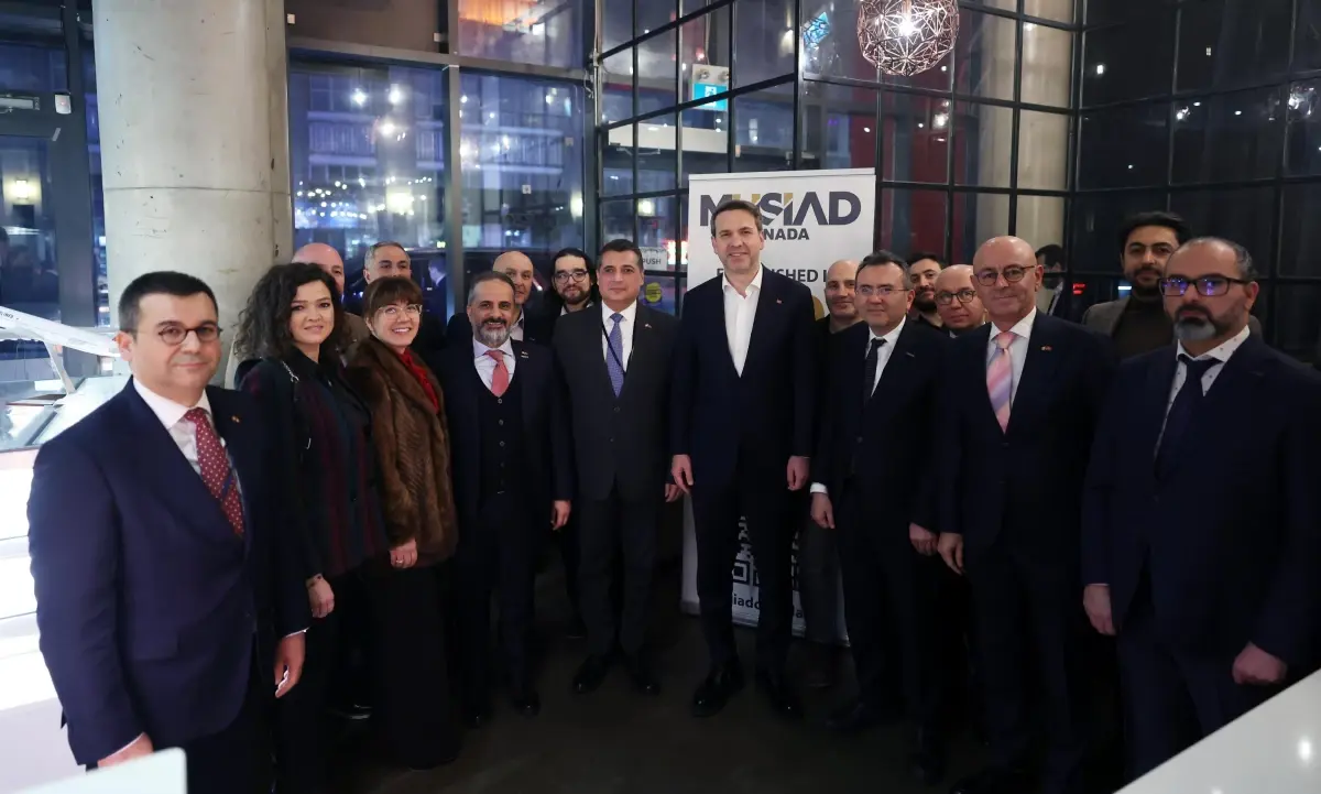 Enerji Bakanı Bayraktar Toronto'da