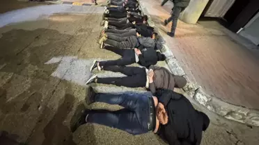 İsrail Güvenlik Birimleri Kontrol Noktasında 15 Filistinliyi Gözaltına Aldı