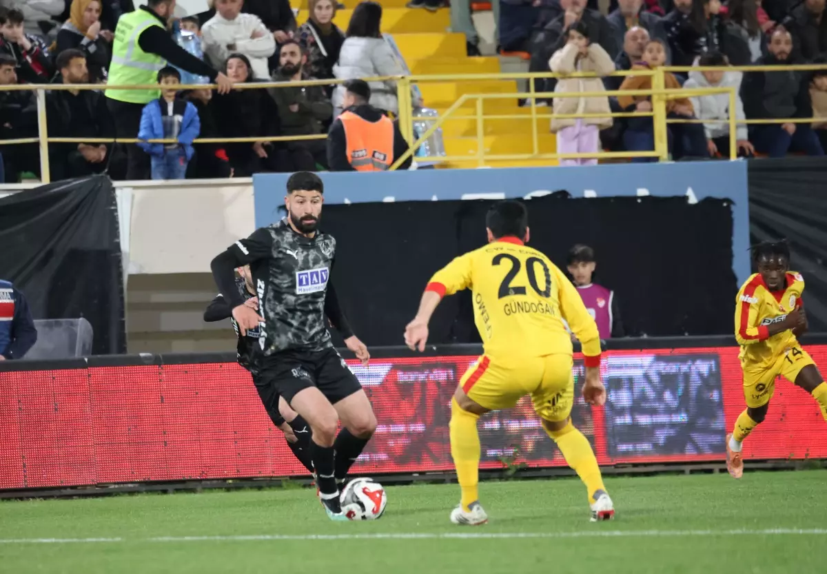 Galatasaray, Alanyaspor'u 2-1 Yendi ve Çeyrek Finale Yükseldi