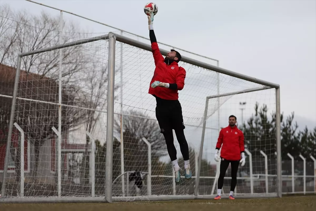 Sivasspor antrenman sahasında