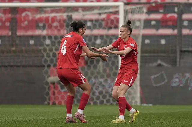 Stadyumda seyirci coşkusu