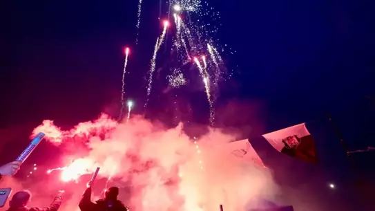 Beşiktaş'ın 123. Yıldönümü Barbaros Meydanı'nda Coşkulu Kutlamalarla Gerçekleşti