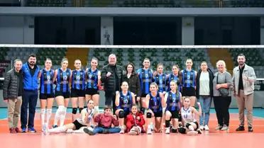 Karacabey Belediyespor Kadın Voleybol Takımı 3-1 Galibiyetle Şampiyonluk Yolunda