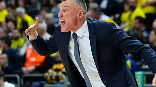 Sarunas Jasikevicius ekibi İstanbul'a iniş anı